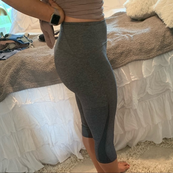 Lululemon capris - Picture 3 of 3